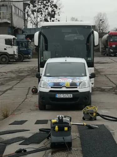 Mobilne pranie tapicerek w samochodach, jachtach, domach, sprzątanie