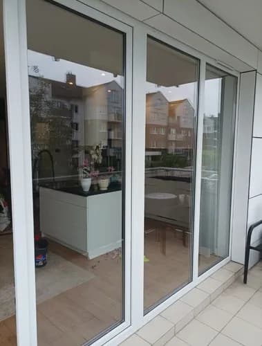 Profesjonalne mycie okien, witryn, balustrad