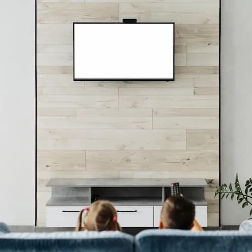 Montaż uchwytu TV z idealnym wypoziomowaniem