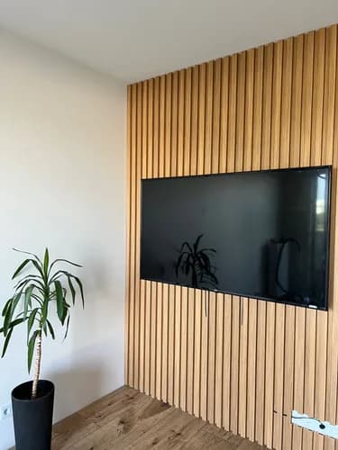 Profesjonalny montaż TV na uchwycie z regulacją
