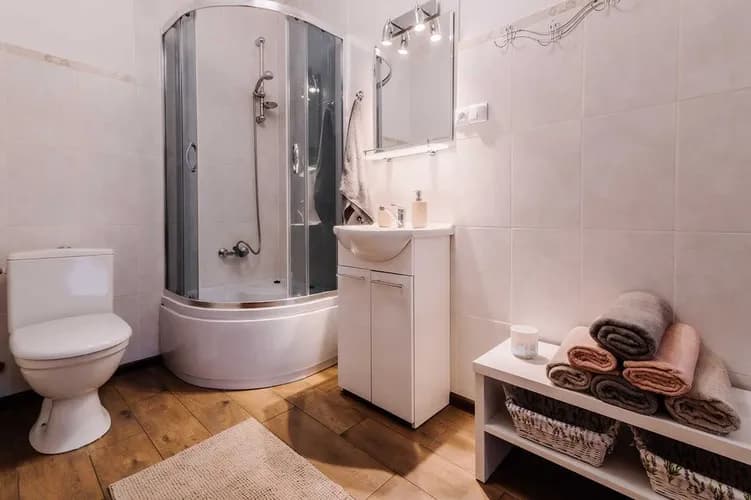 Zero problemów: Fachowa instalacja prysznica pod klucz