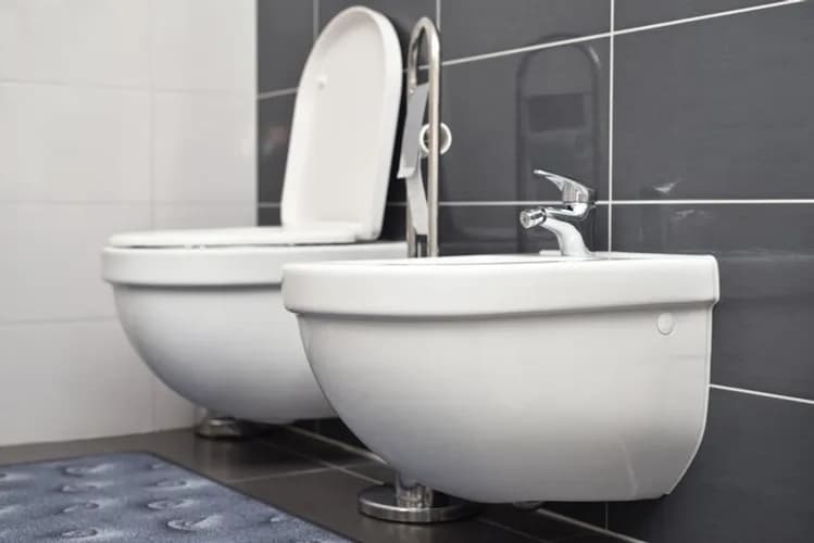 Montaż bidetu: szybka i jakościowa instalacja dla Twojego komfortu
