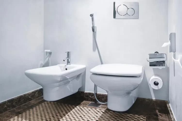 Bidet – montaż przez hydraulika