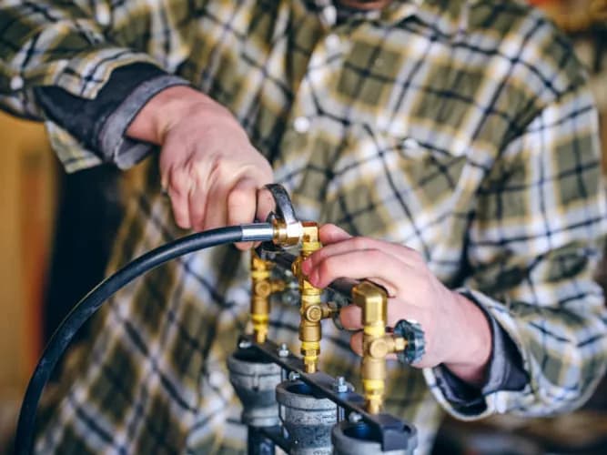 Делаю замену крана любой сложности