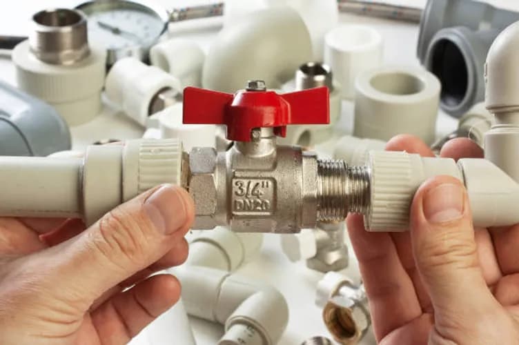 Варшава – заменим кран без грязи