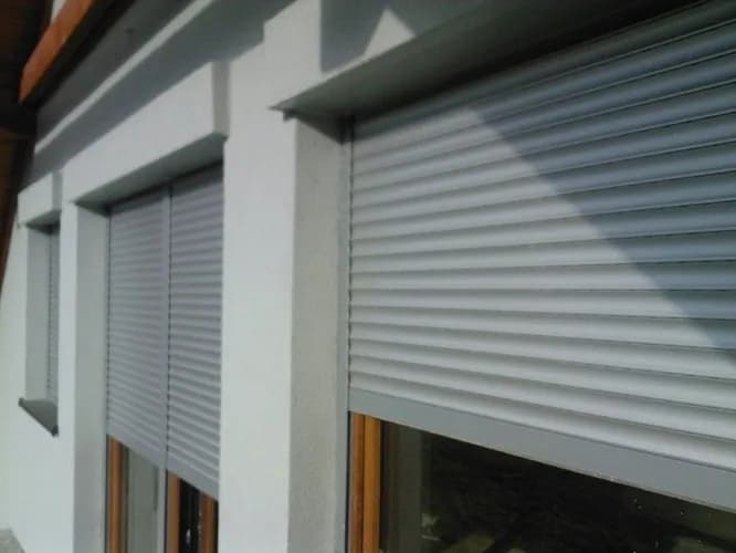 Usługa montażu żaluzji okiennych – tanio i fachowo