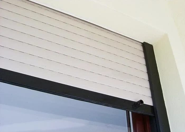 Usługa montażu żaluzji okiennych – tanio i fachowo