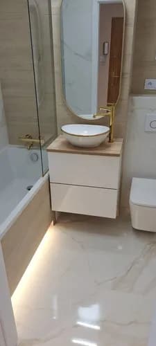 Montaż WC z materiałami