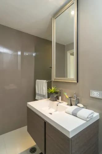 Надійне кріплення дзеркал від майстра