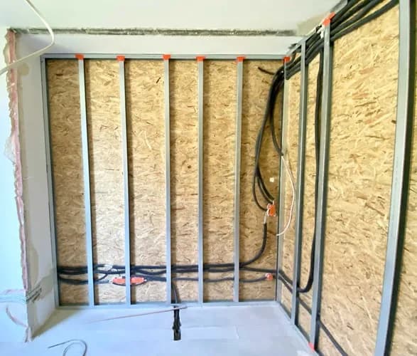 Oświetlenie w Twoim wnętrzu – instalacja na miejscu przez fachowca