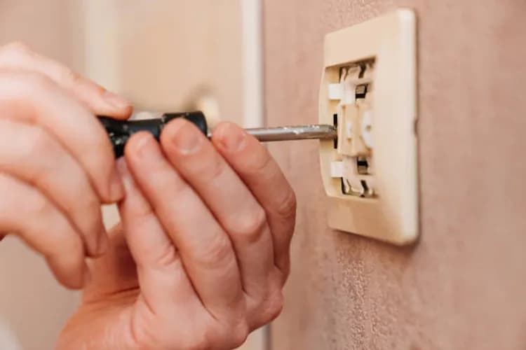 Potrzebna wymiana włącznika? Zadzwoń po fachowca