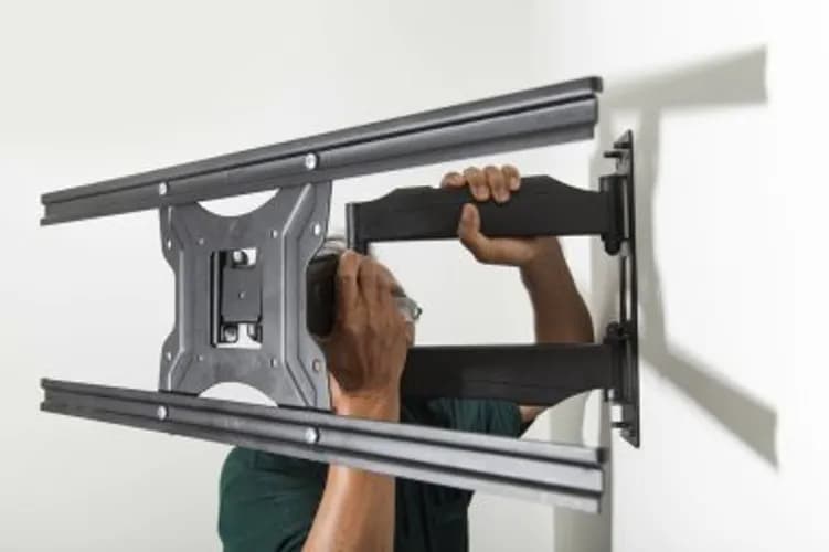 Надійно повісьте телевізор, зберігаючи рівень і міцність