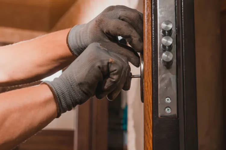 Комплексна заміна системи безпеки дверей - надійно та економічно ефективно