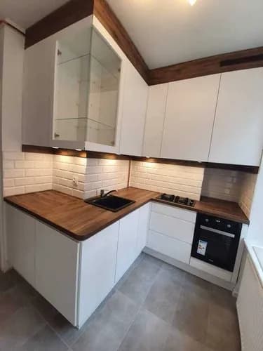 Mężczyzna na godzinę – składanie mebli