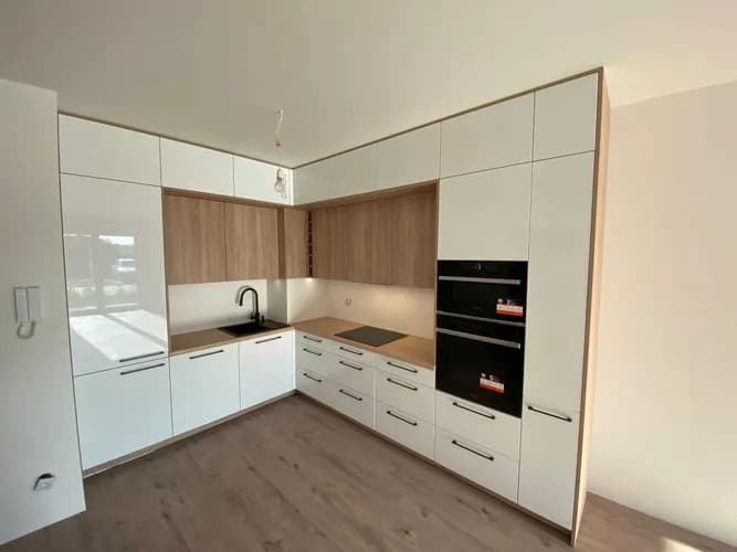 Stolarz: solidny montaż komód i szafek