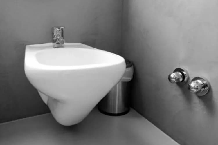 Wymiana i podłączenie bidetu bez problemów
