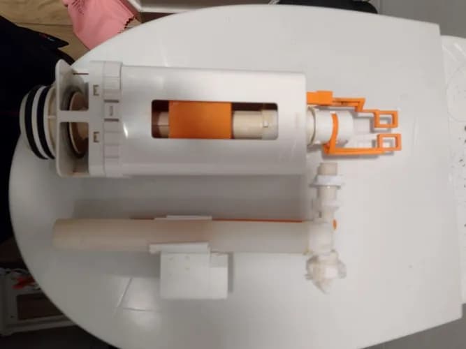 Установка унитаза в квартире или доме