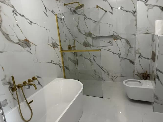 Szybki montaż wanny od fachowca z doświadczeniem