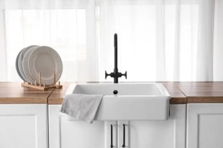 Profesjonalny montaż umywalek w łazience