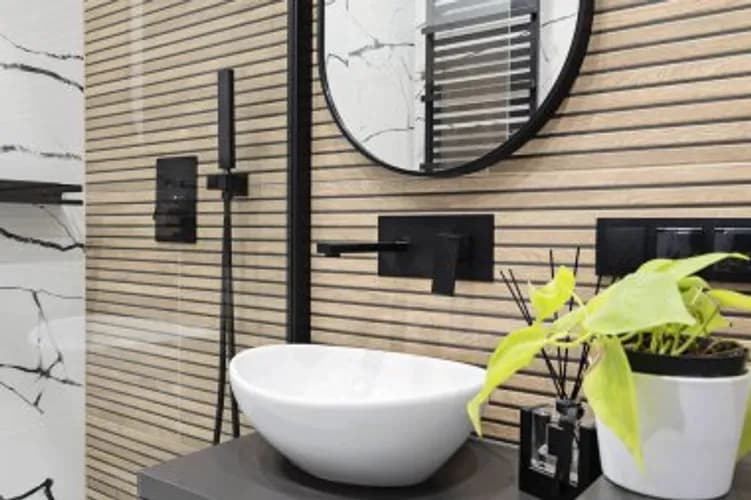 Szybki i czysty montaż zlewu lub umywalki