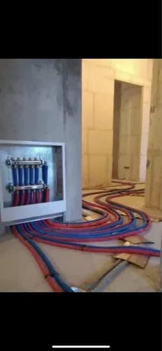 Hydraulik do montażu rur kanalizacyjnych szybko i solidnie