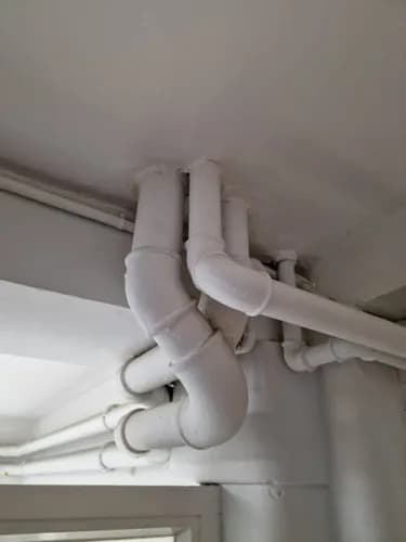 Profesjonalne rozprowadzenie rur kanalizacyjnych w domach prywatnych