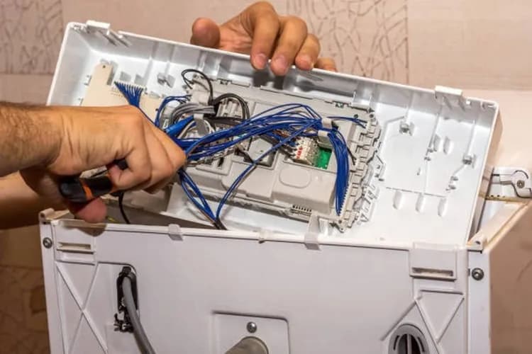 Wymiana modułu sterującego pralki