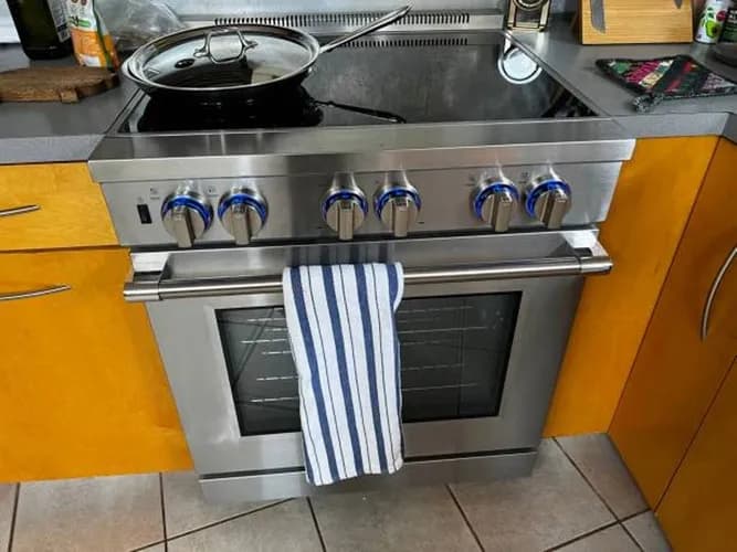 Sprawdzenie kuchenki elektrycznej na miejscu