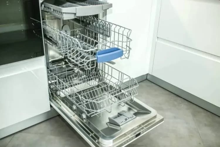 Wymiana węża zmywarki