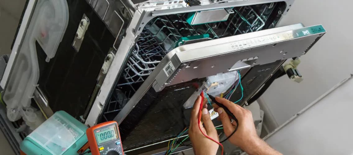 Naprawa zmywarek w Warszawie. Fachowiec z dojazdem do domu z gwarancją.