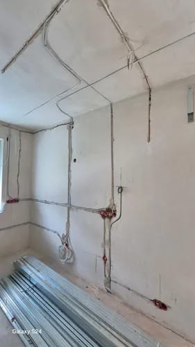 ⚡ Kompleksowe instalacje elektryczne pod klucz w mieszkaniach i domach