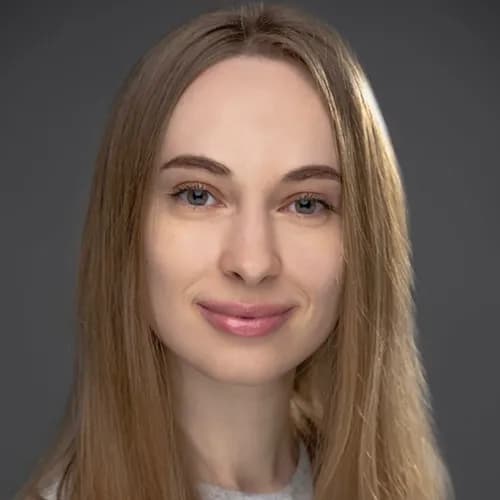 Пломбування молочного зуба дитині у Варшаві