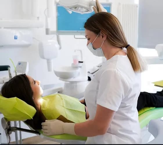 Діагностика та огляд зубів перед лікуванням Варшава