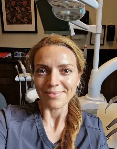 Виправлення прикусу без брекетів - Invisalign у Варшаві