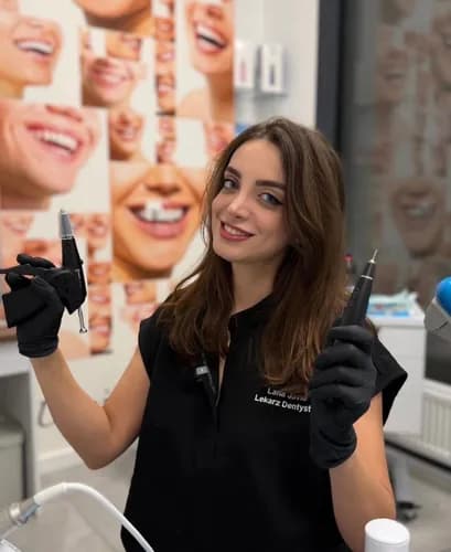 Zainfekowany ząb leczenie kanałowe pod mikroskopem Warszawa