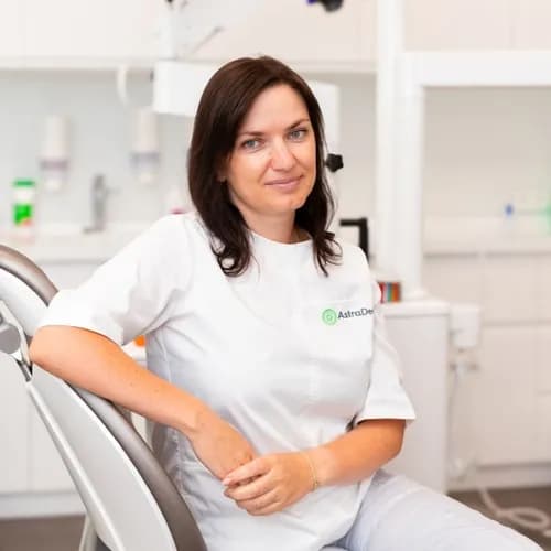 Zainfekowany ząb leczenie kanałowe pod mikroskopem Warszawa