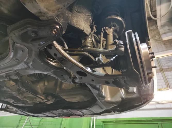 Стук спереди на кочках - замена передних рычагов Варшава