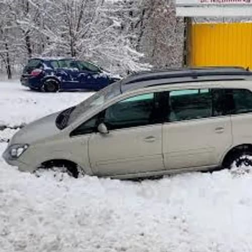 Машину заблокировали на парковке - эвакуация авто Варшава