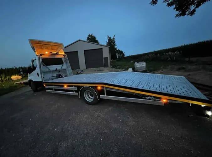 Ciasne podwórko - laweta manewrowa Warszawa