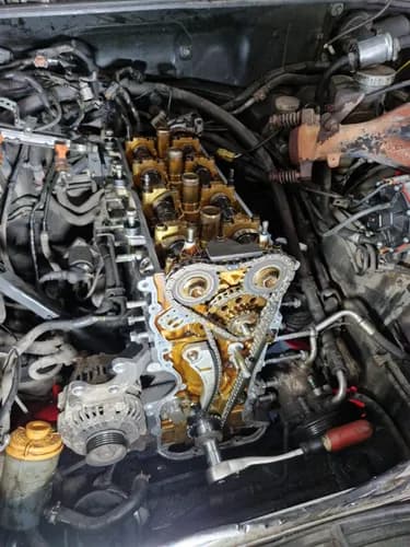 Silnik hałasuje na zimno - wymiana łańcucha rozrządu Warszawa