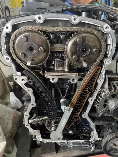 Silnik hałasuje na zimno - wymiana łańcucha rozrządu Warszawa
