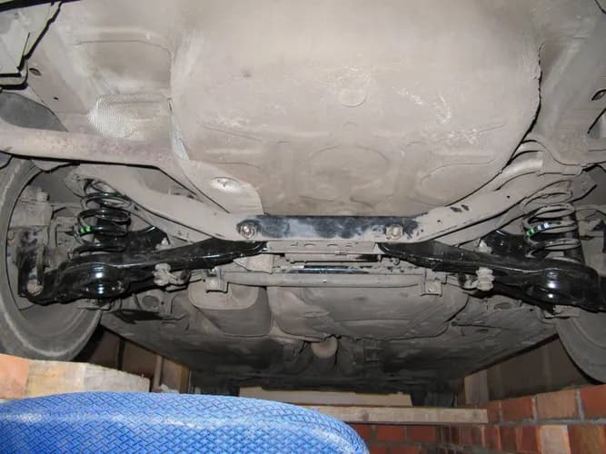 Стук сзади на кочках - замена задних рычагов Варшава