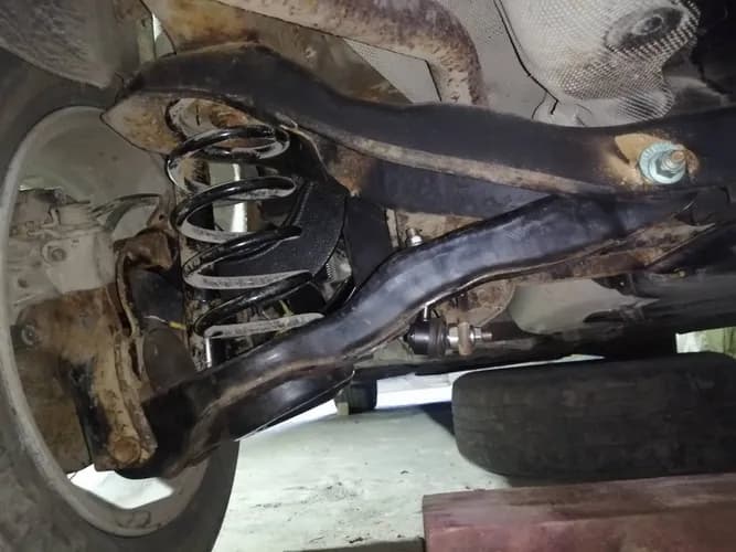 Стук сзади на кочках - замена задних рычагов Варшава