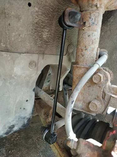 Гремит передняя подвеска - замена стоек стабилизатора Варшава