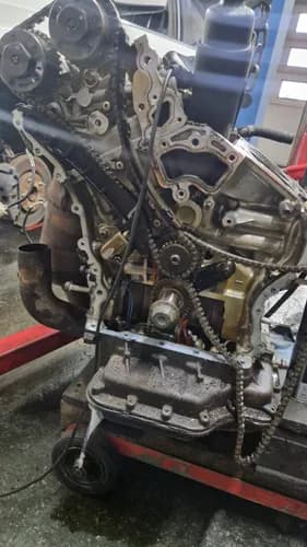 Сильный износ двигателя - капитальный ремонт двигателя Варшава