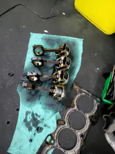 Dymi przy odkręceniu gazu - pierścienie do wymiany Warszawa