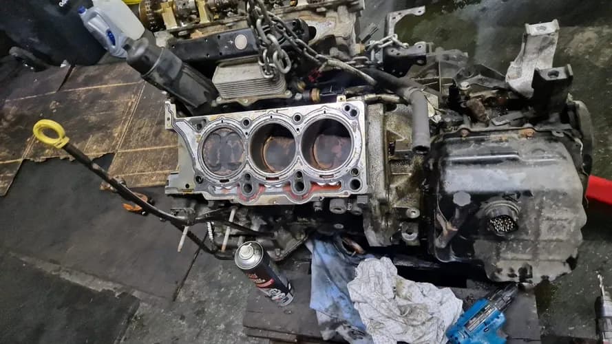 Dymi przy odkręceniu gazu - pierścienie do wymiany Warszawa