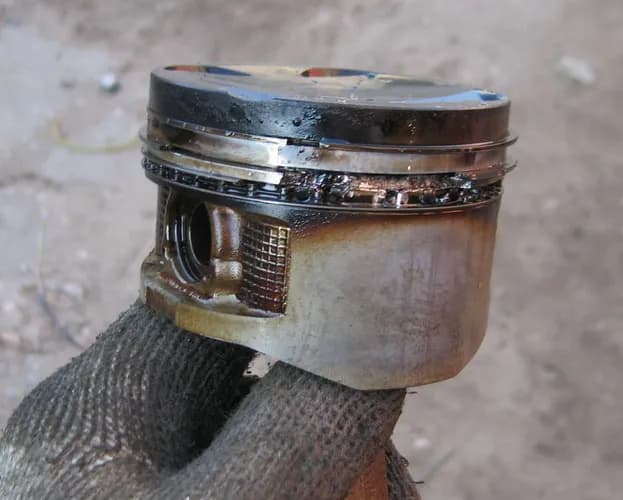 Wyżarty cylinder - nowe tłoki Warszawa