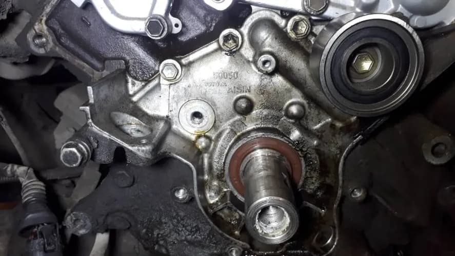 Miga lampka oleju - wymiana pompy oleju Warszawa