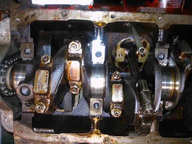 Двигун стукає під навантаженням - заміна вкладишів Варшава